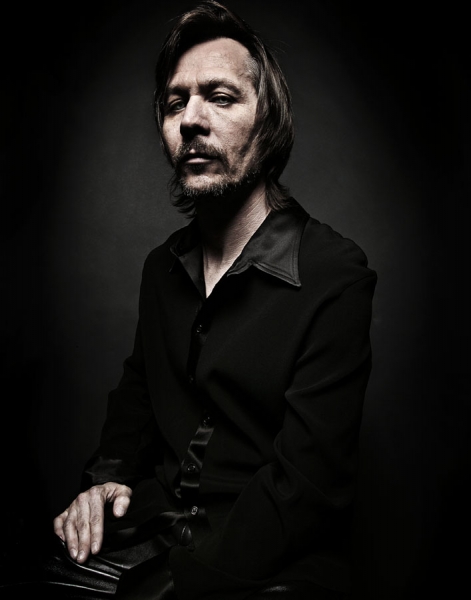 Photograph Lionel Deluy Gary Oldman on One Eyeland